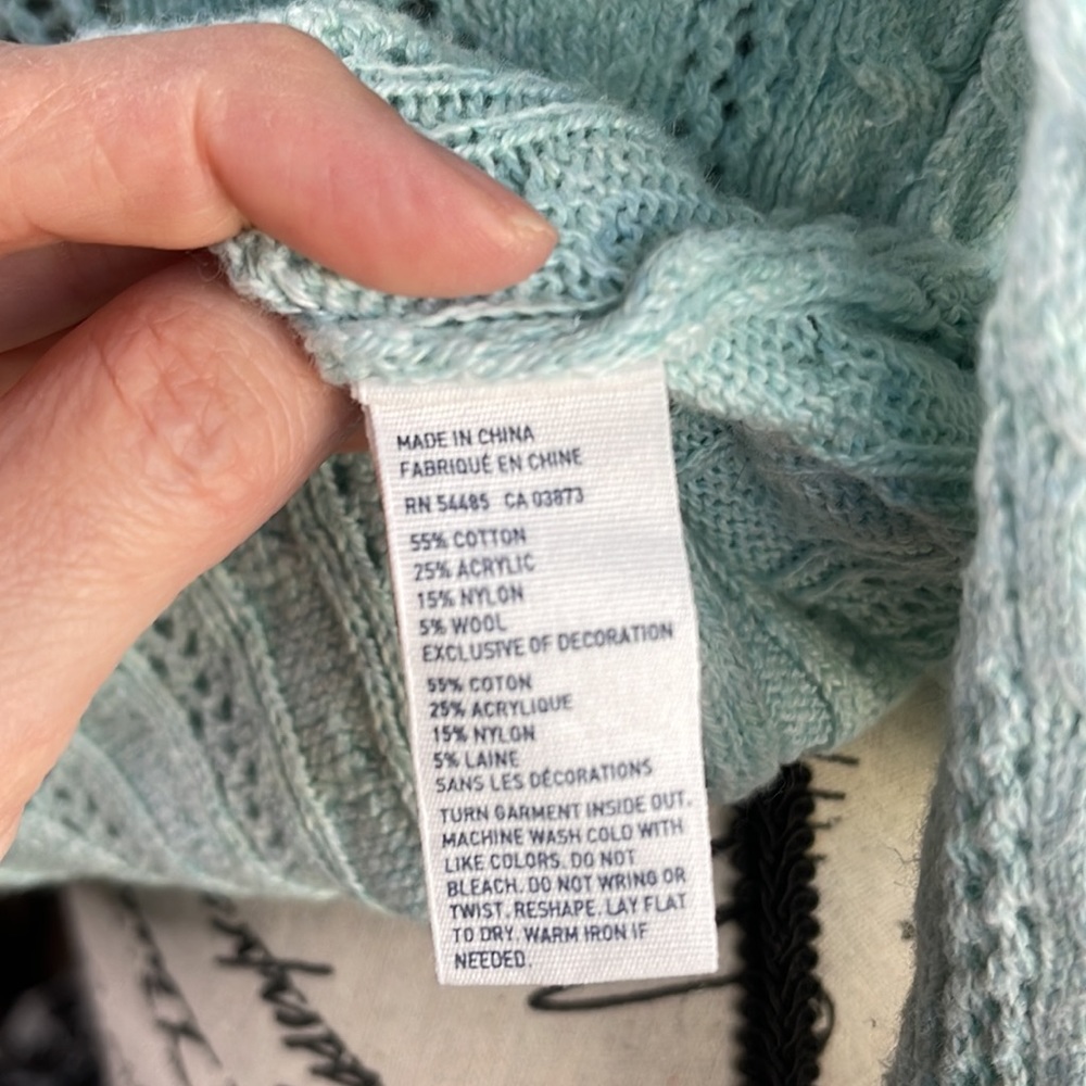 AE sweater - Picture 5 of 5